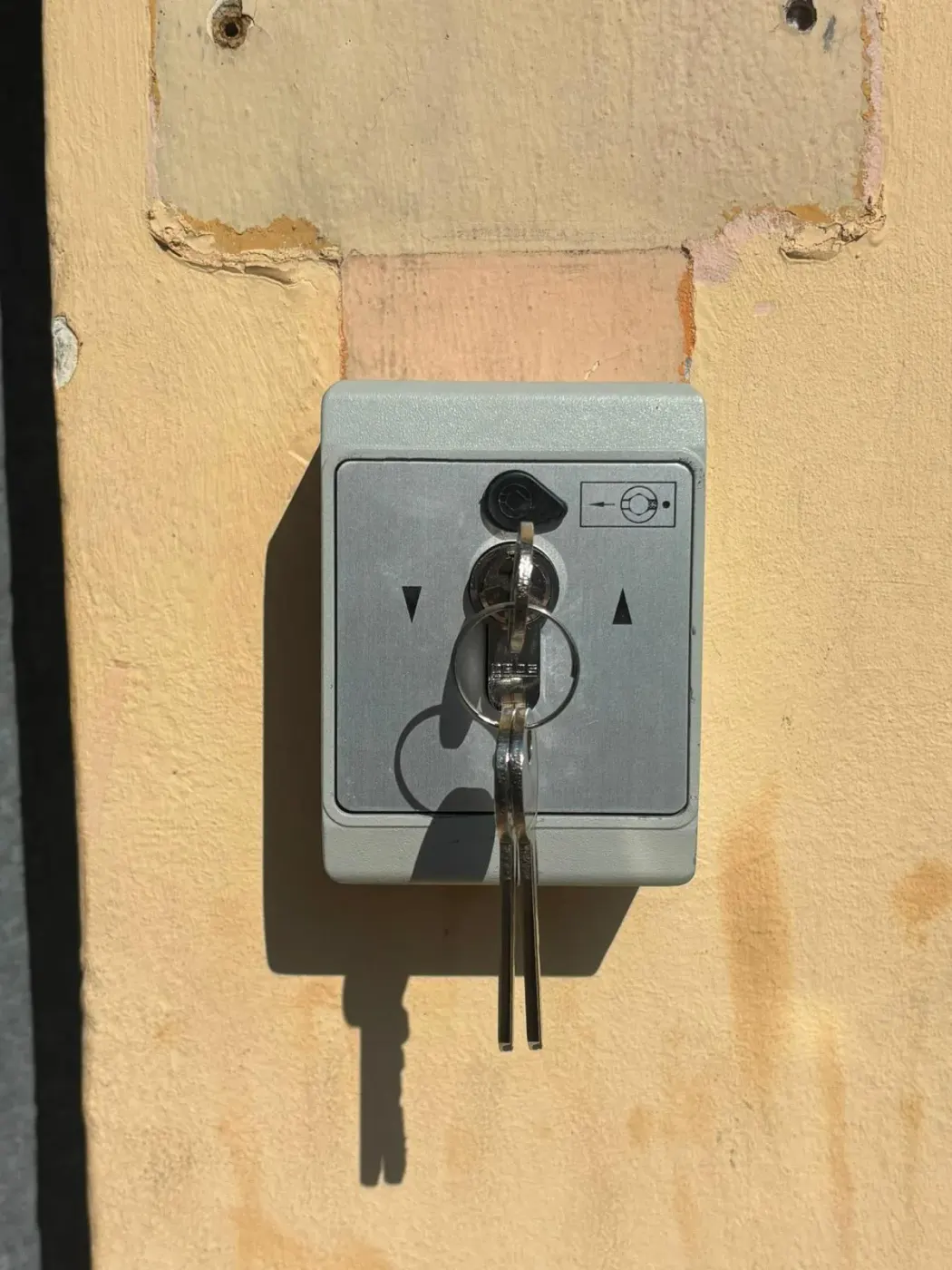 Motorisation de rideau métallique à Paris 7